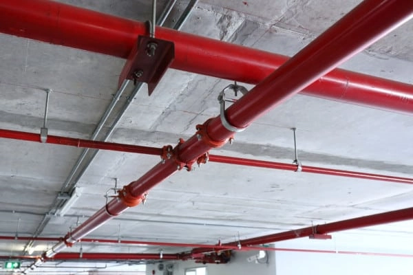 fire sprinkler piping supports and restraints for thermal movement