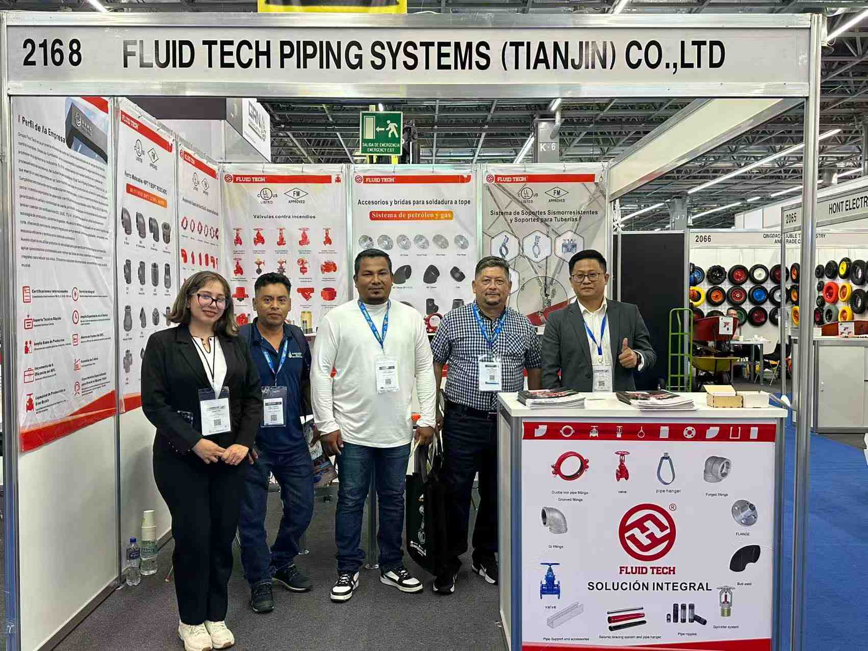 From Online Conversations to On-Site Orders: Our Guadalajara Exhibition Highlights插图1 fluid-tech-piping-systems-booth-2168-team-and-clients-expo-ferretera